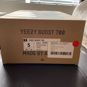 Yeezy 700 Wave Runner** SOLD